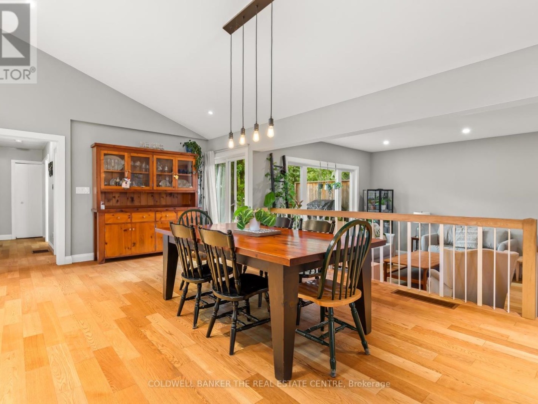 2656 WESTSHORE CRESCENT, 