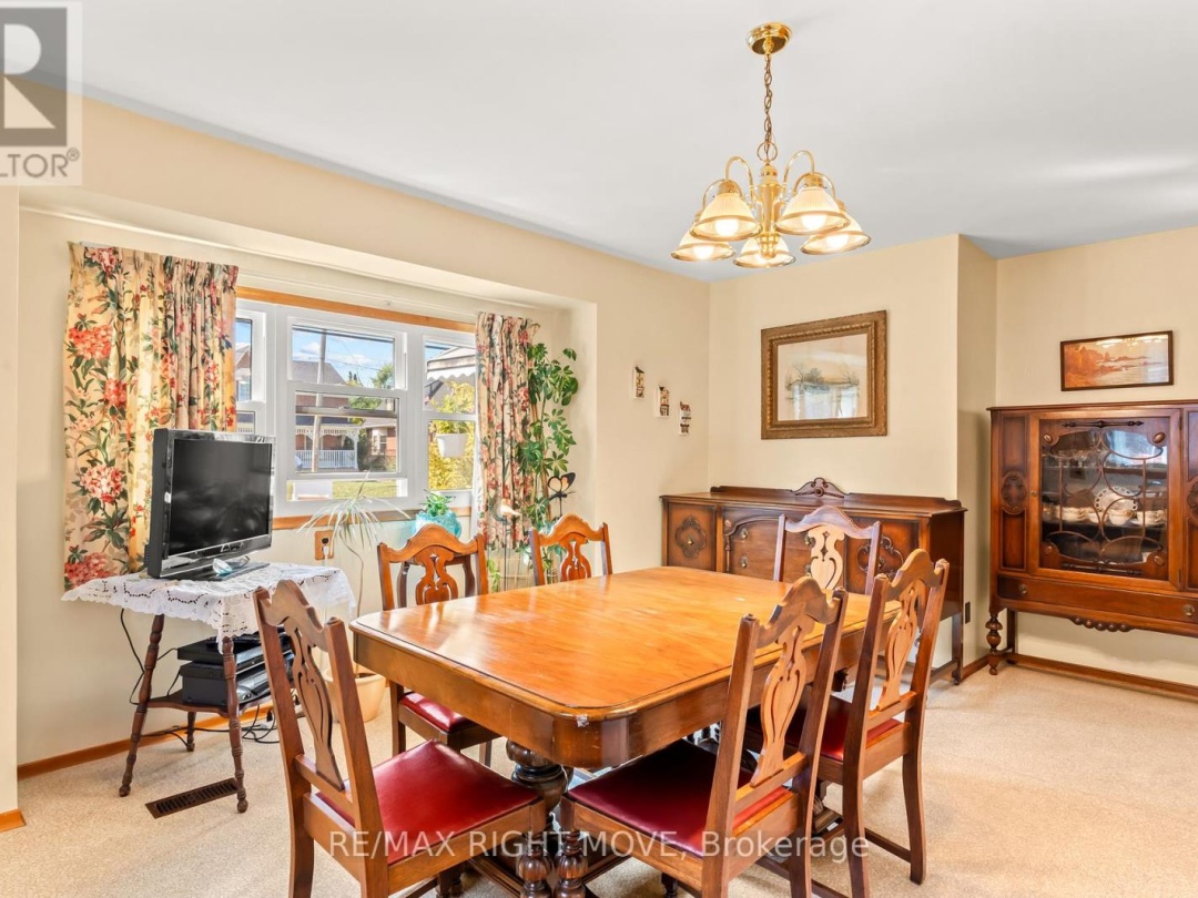 504 SIMCOE STREET, 
