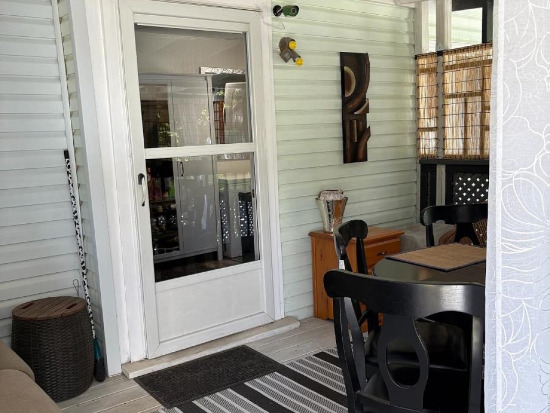 UNIT 402 - 1713 HIGHWAY 11, SOUTH S, 
