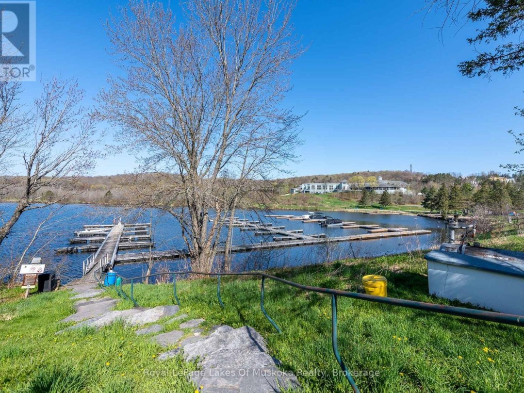 301 - 29 DEERHURST TENNISVIEW DRIVE, 
