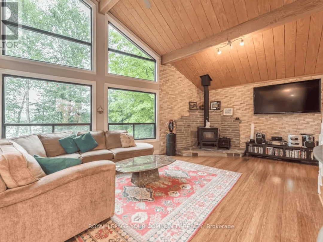 2085 Crystal Lake Road, Trent Lakes