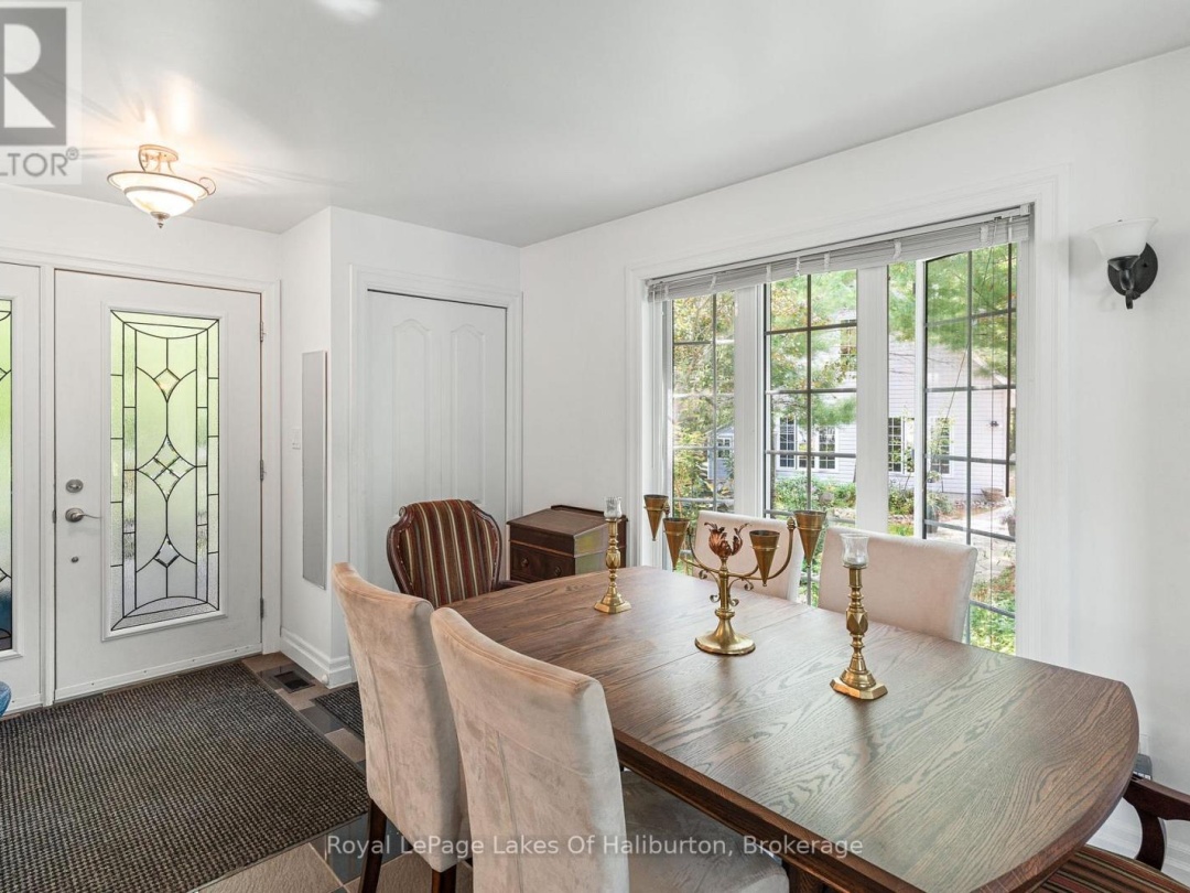 1049 NINATIGO LANE, 