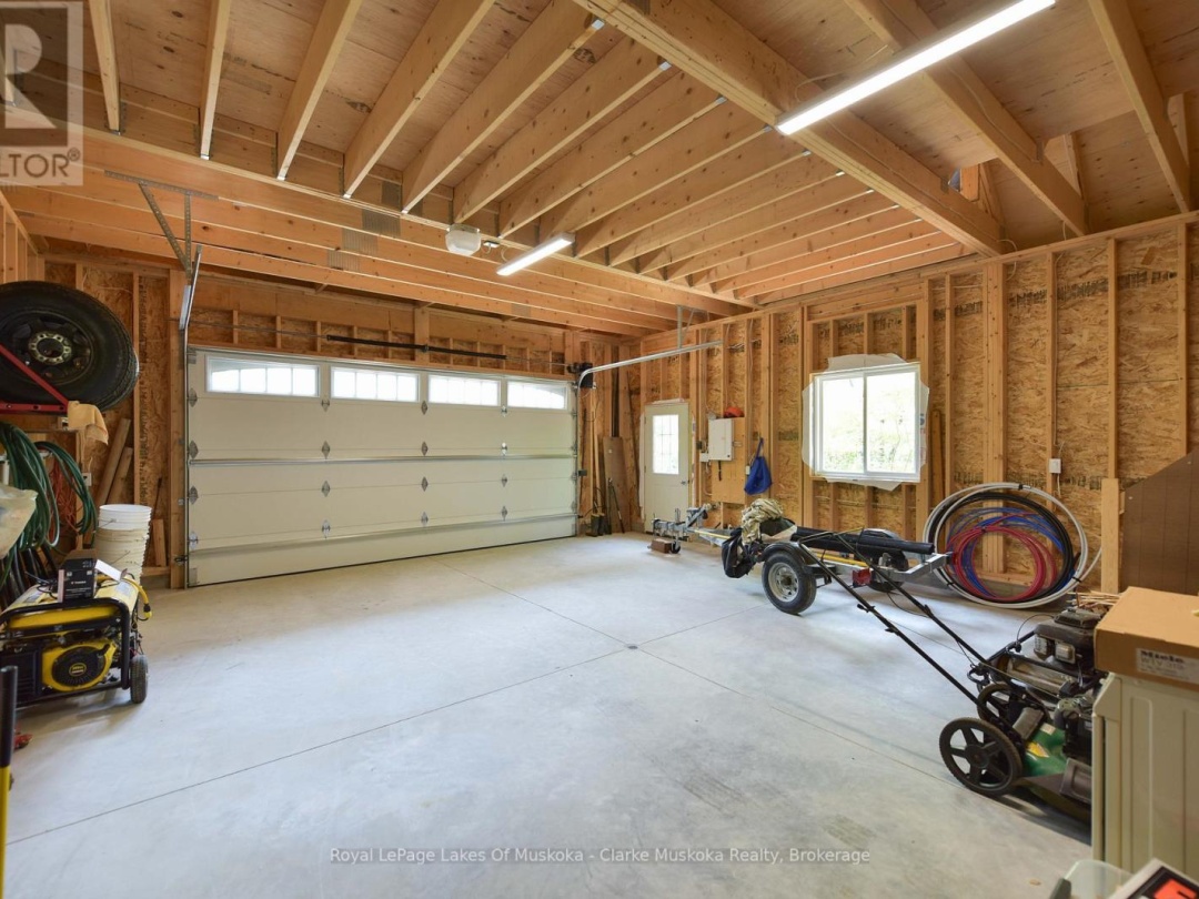3946 East Shore Road, Gloucester Pool