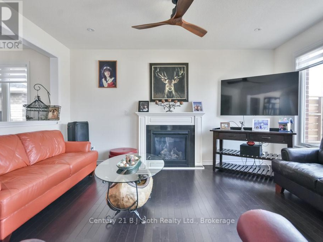 3040 Orion Boulevard, Orillia