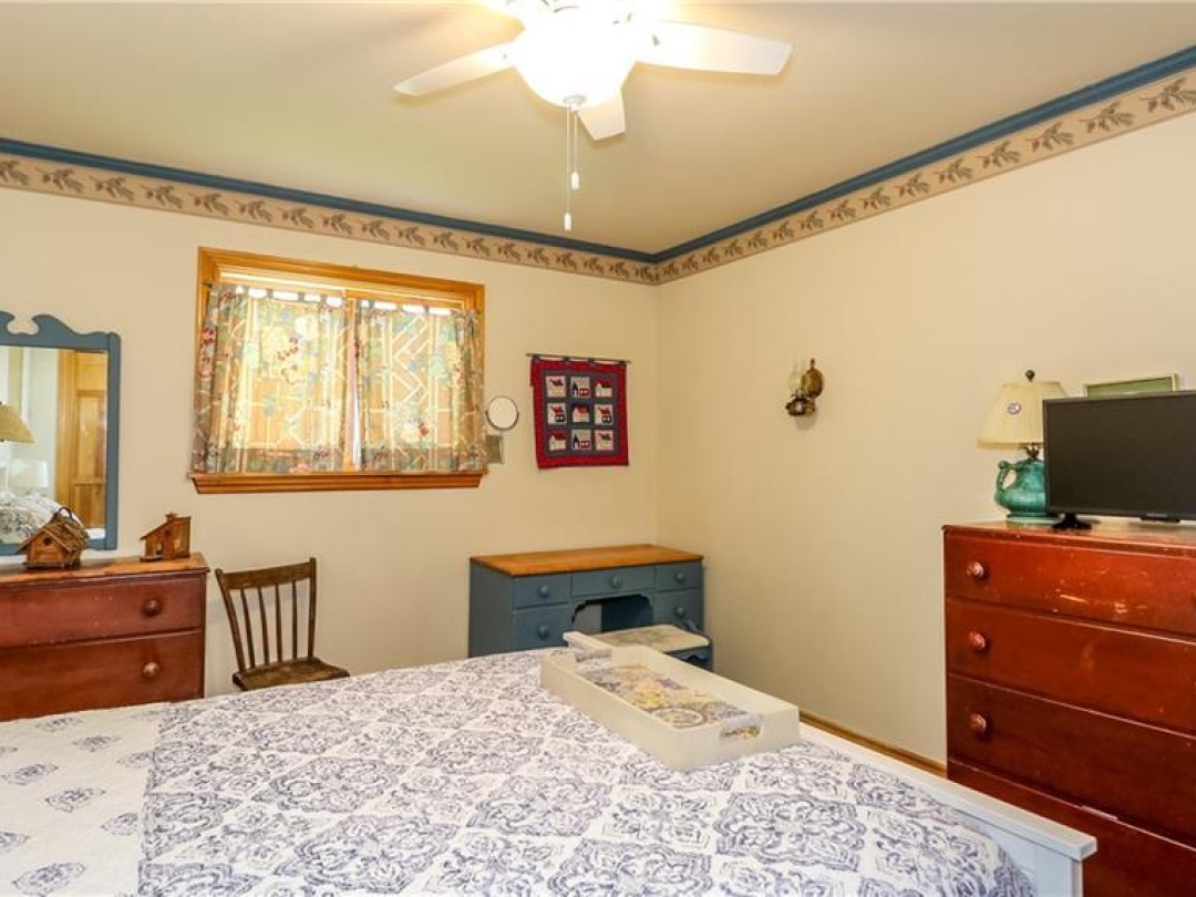 3822 Glenrest Drive Drive, Lake Simcoe