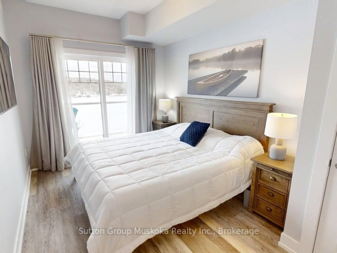 423 - 25 PEN LAKE POINT ROAD, Peninsula Lake