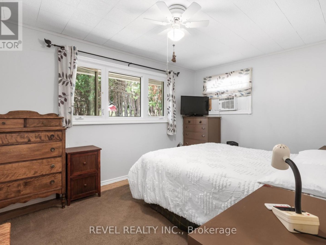 643 BALSAM LAKE DRIVE, 