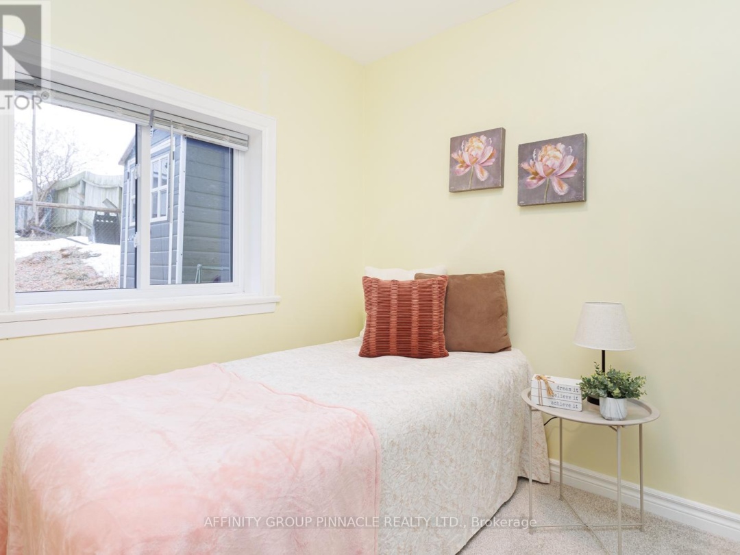 14 ORIOLE ROAD, Cameron Lake