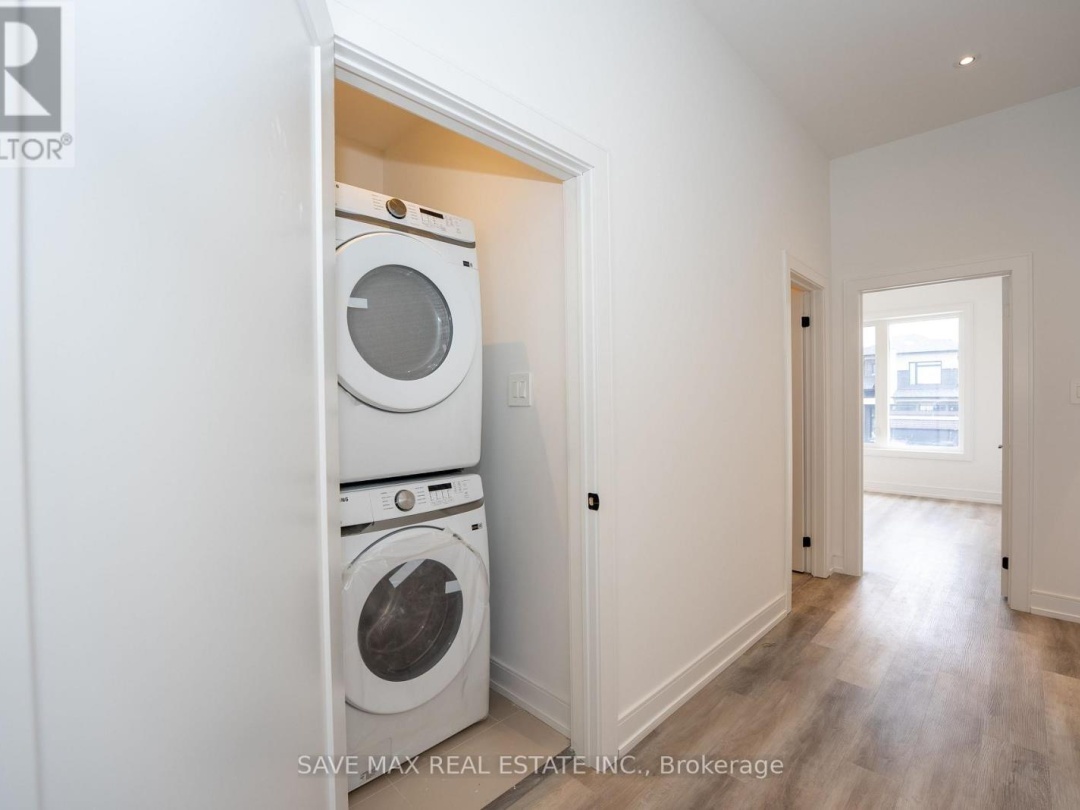 3775 SUNBANK CRESCENT, 