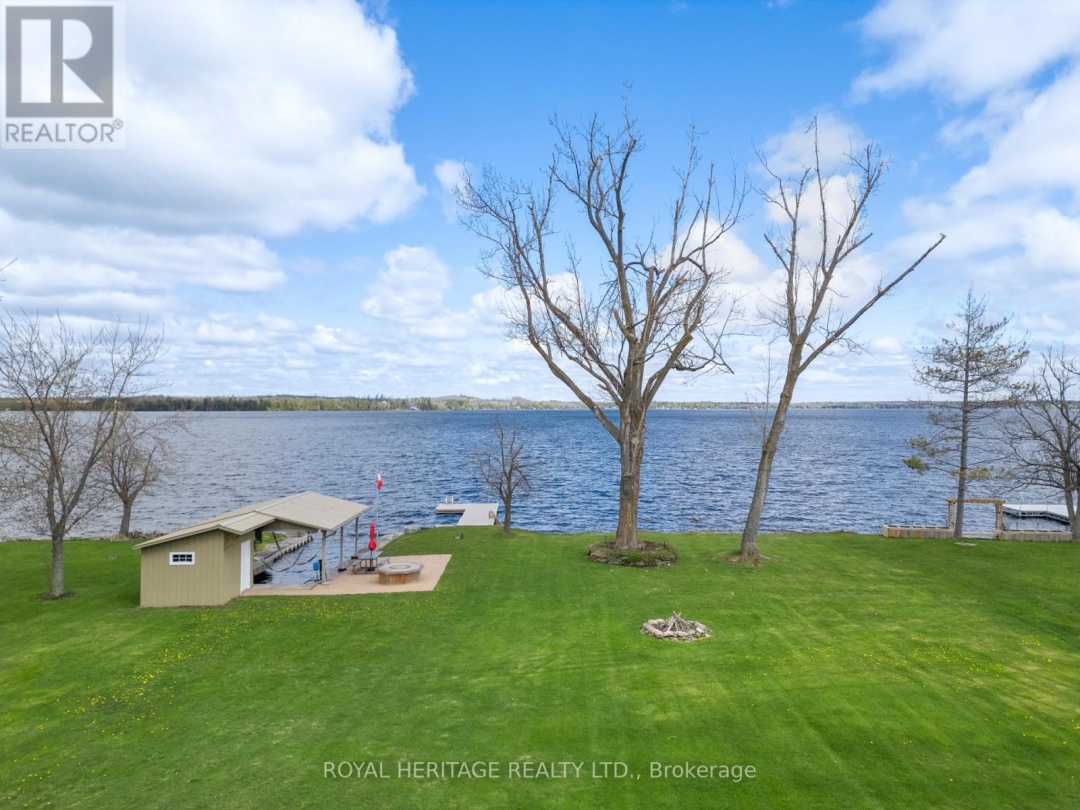 7 North Service Road, Sturgeon Lake