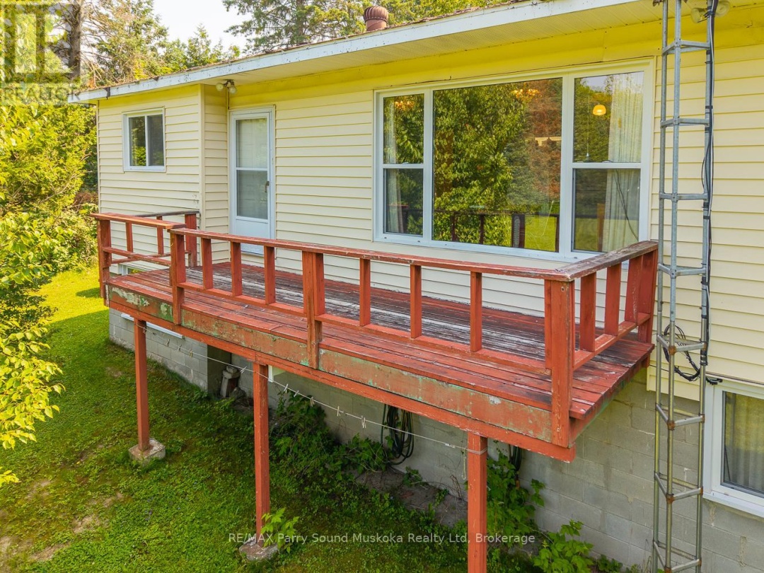 86 LAKESIDE CRESCENT, 