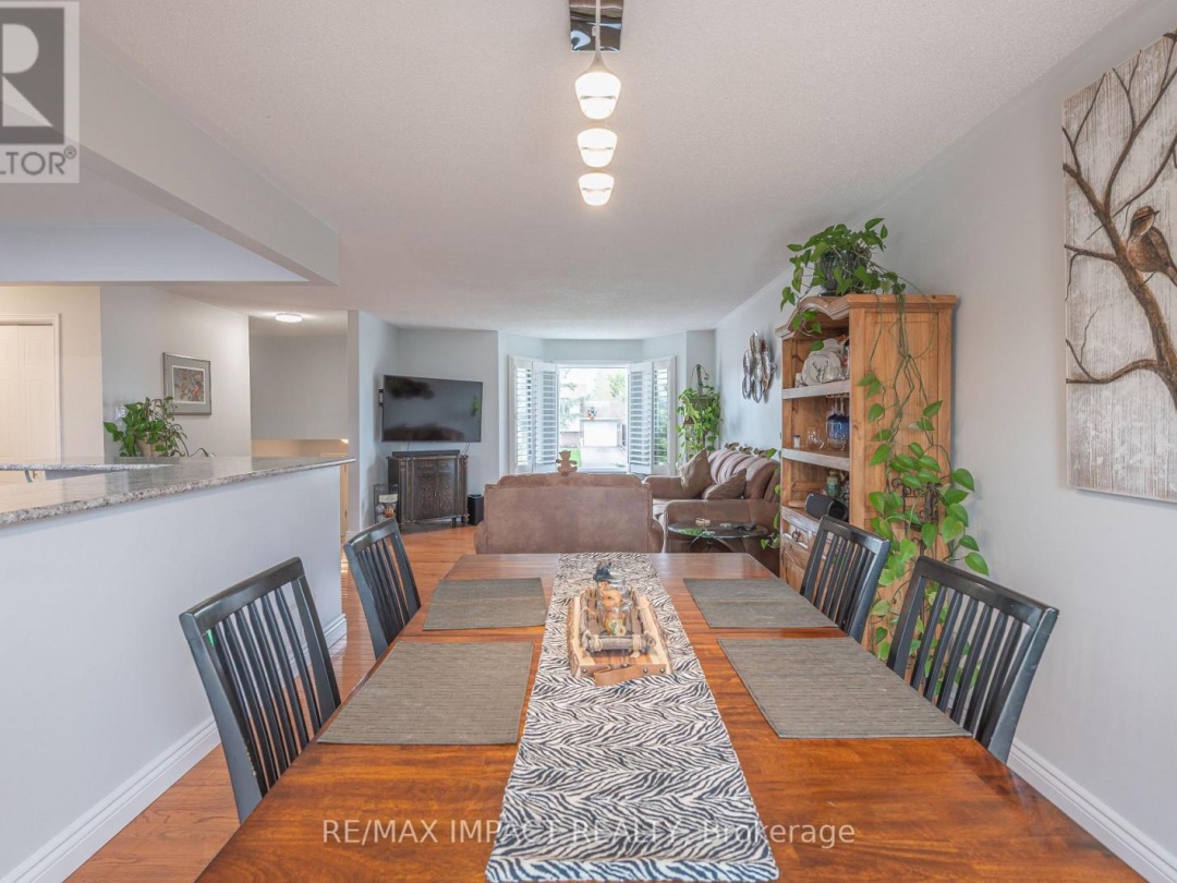 10 CEDARTREE LANE, 