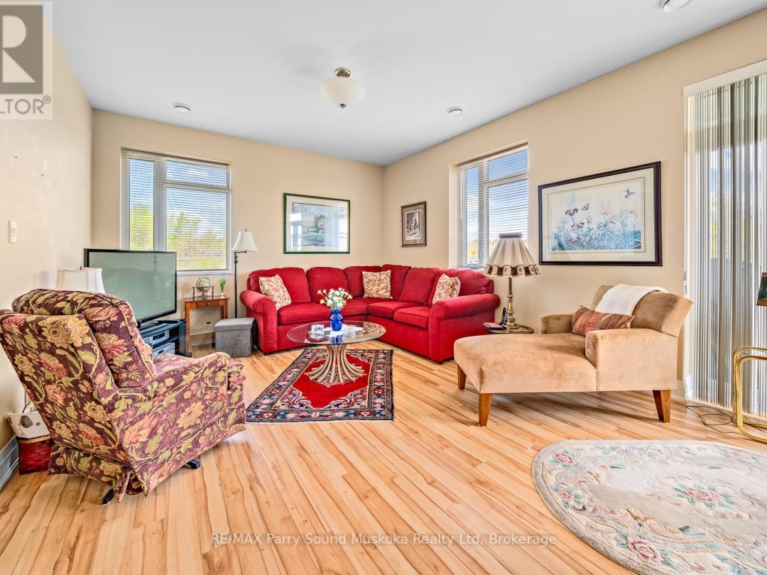 304 20 Silver Birch Court, Parry Sound