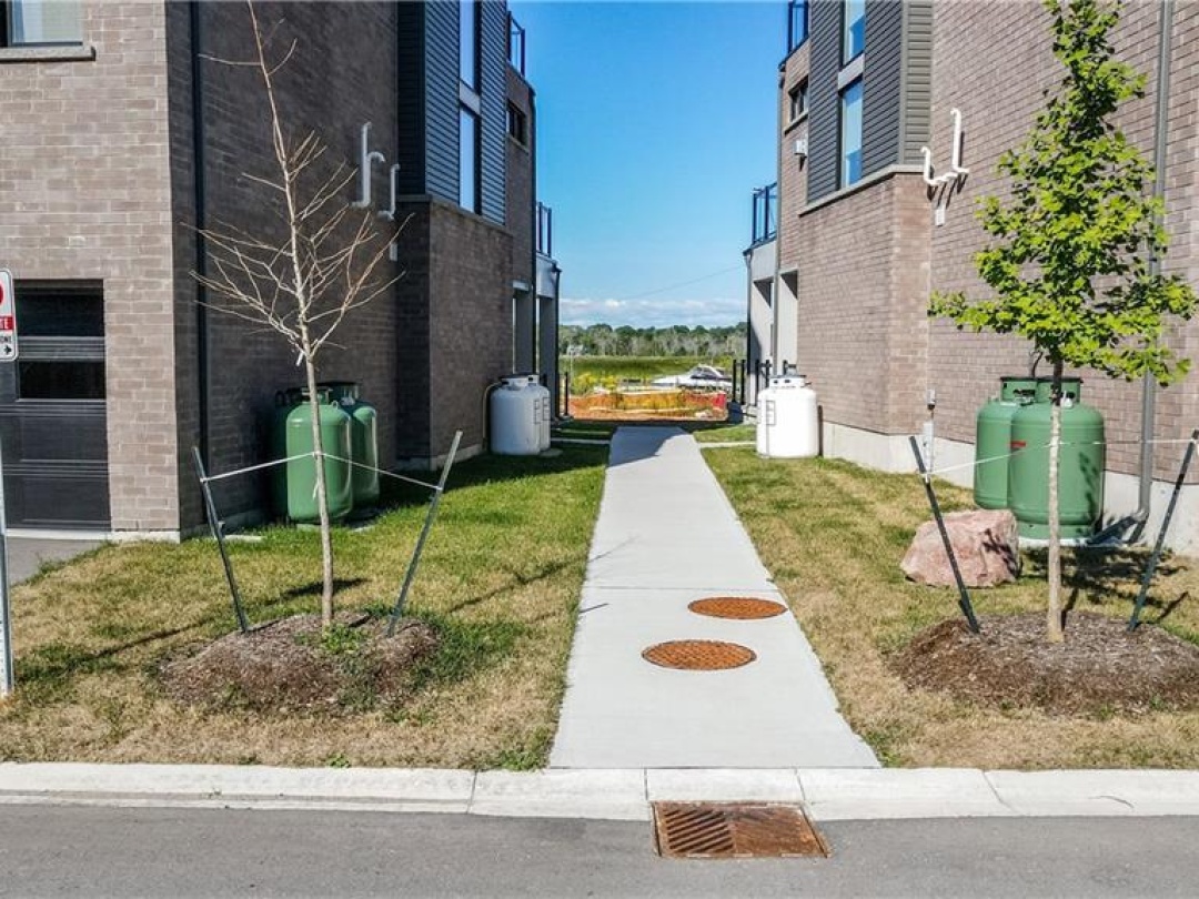 100 MARINA VILLAGE Drive, 