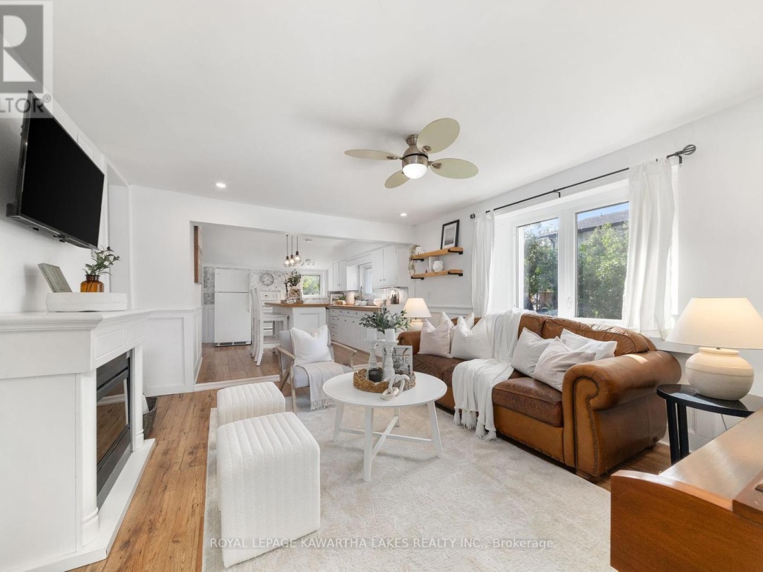 19 PRINCE STREET E, 