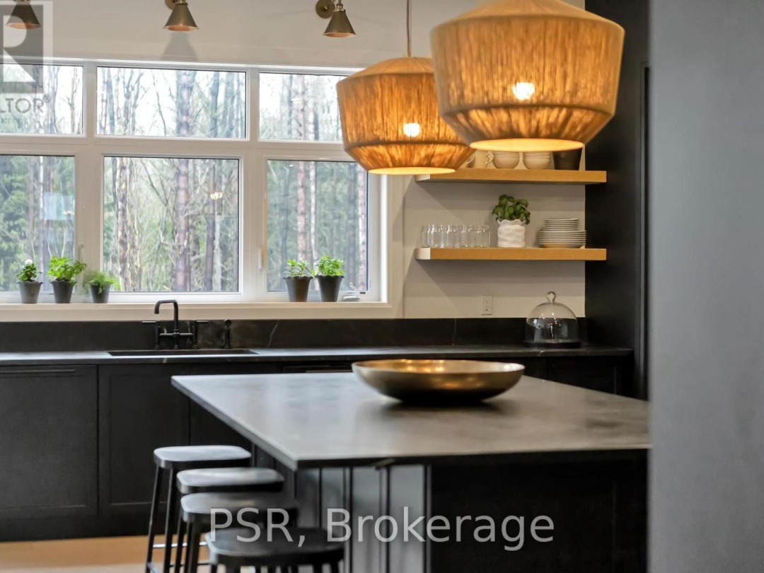 72 GEORGIAN GRANDE DRIVE, 