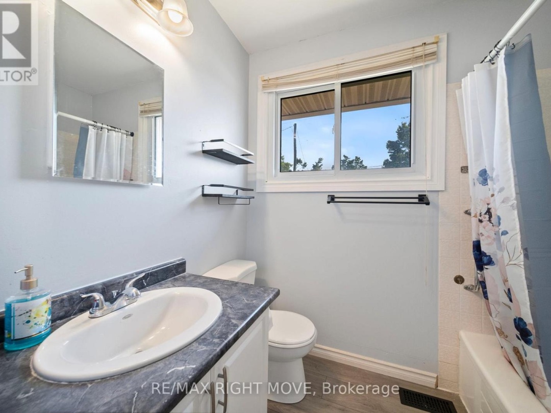 3 WESTMOUNT DRIVE N, 