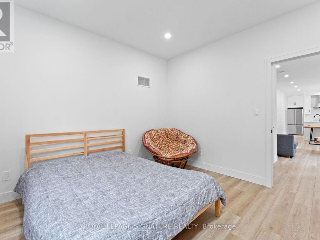 44 SUNNYSHORE PARK DRIVE, 