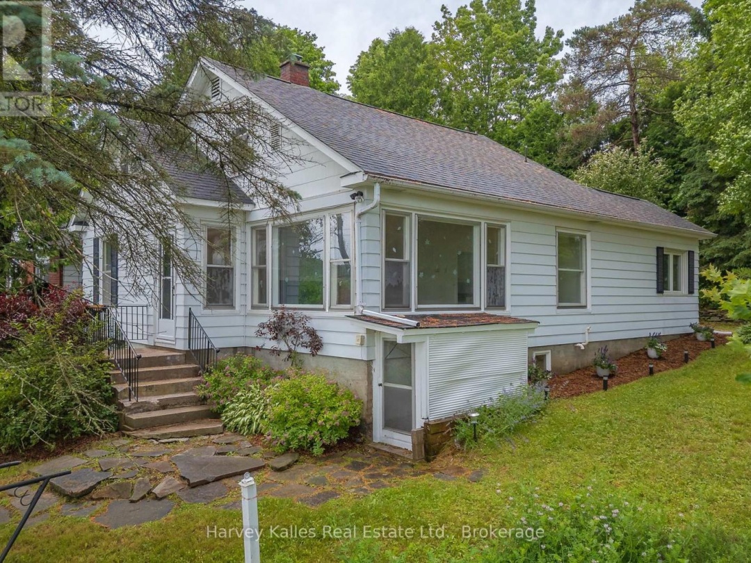 16 MANOMINEE STREET, 