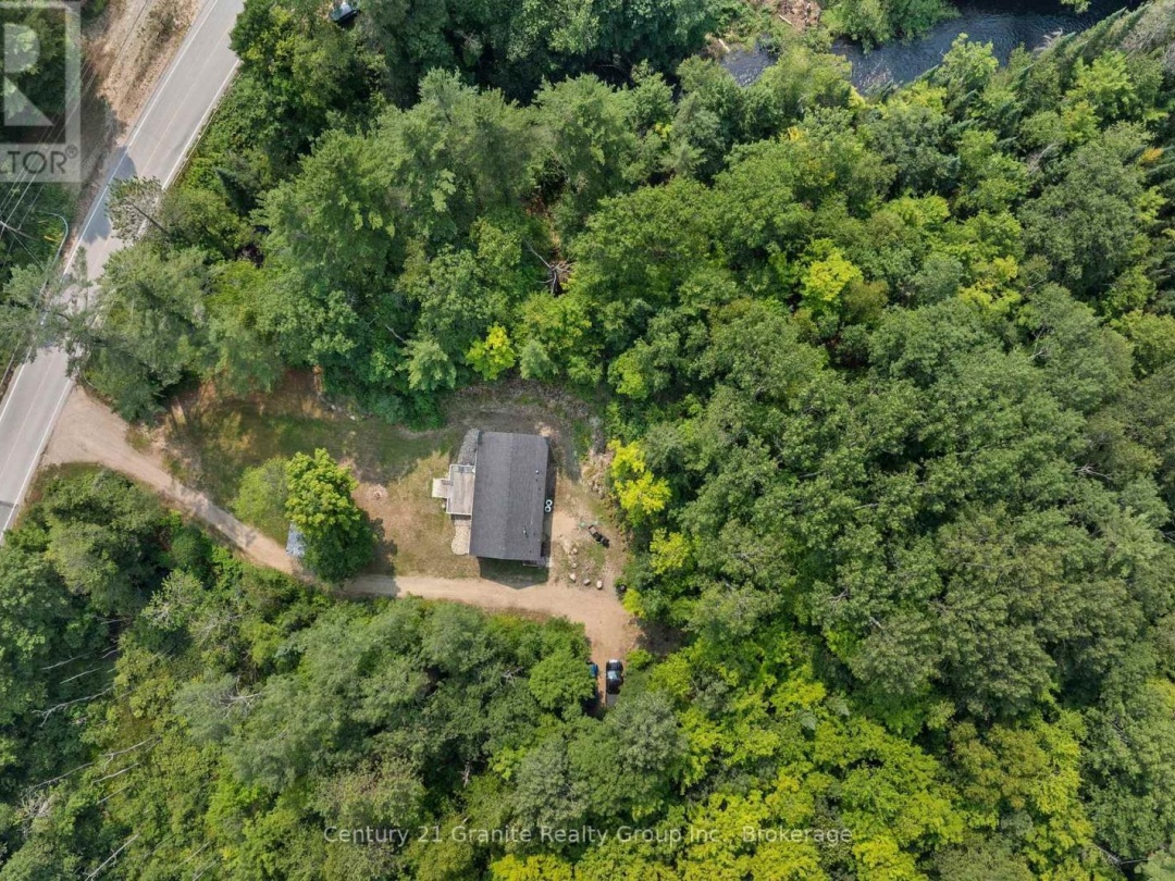 2275 KENNISIS LAKE ROAD, 