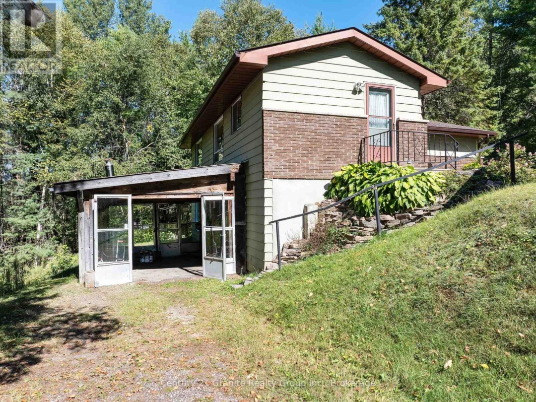 733 BOBCAYGEON ROAD, 