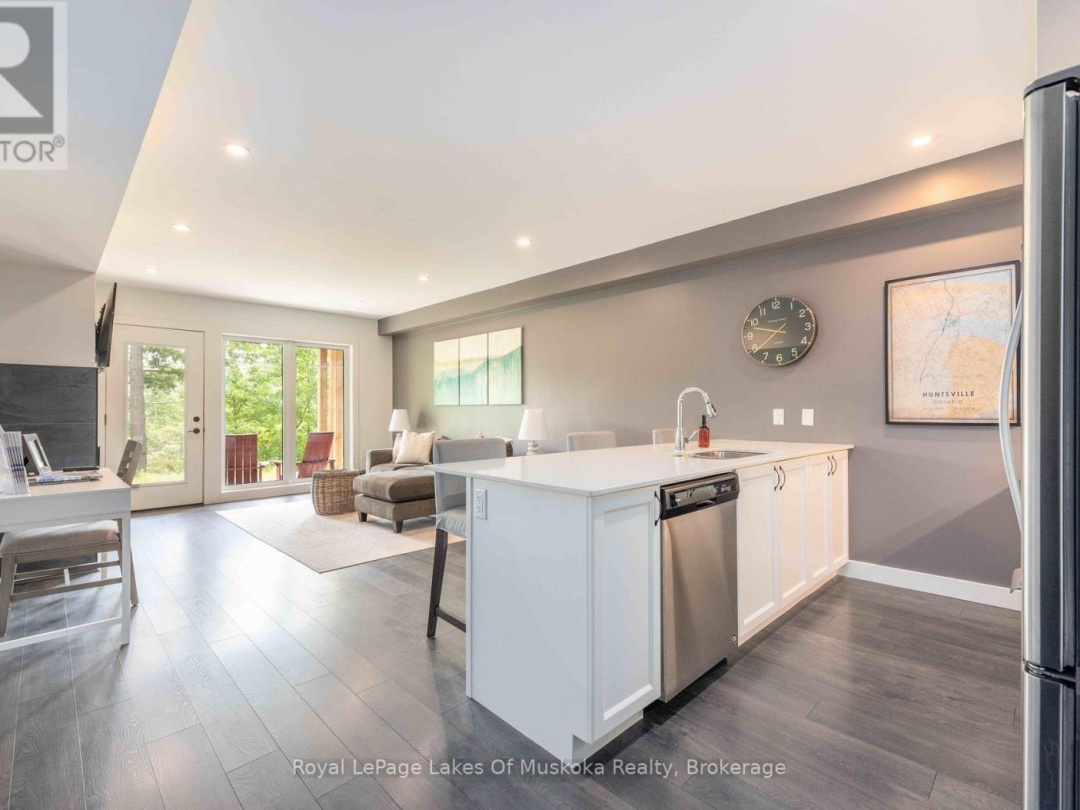 102 - 3 TREE TOPS LANE, Peninsula Lake