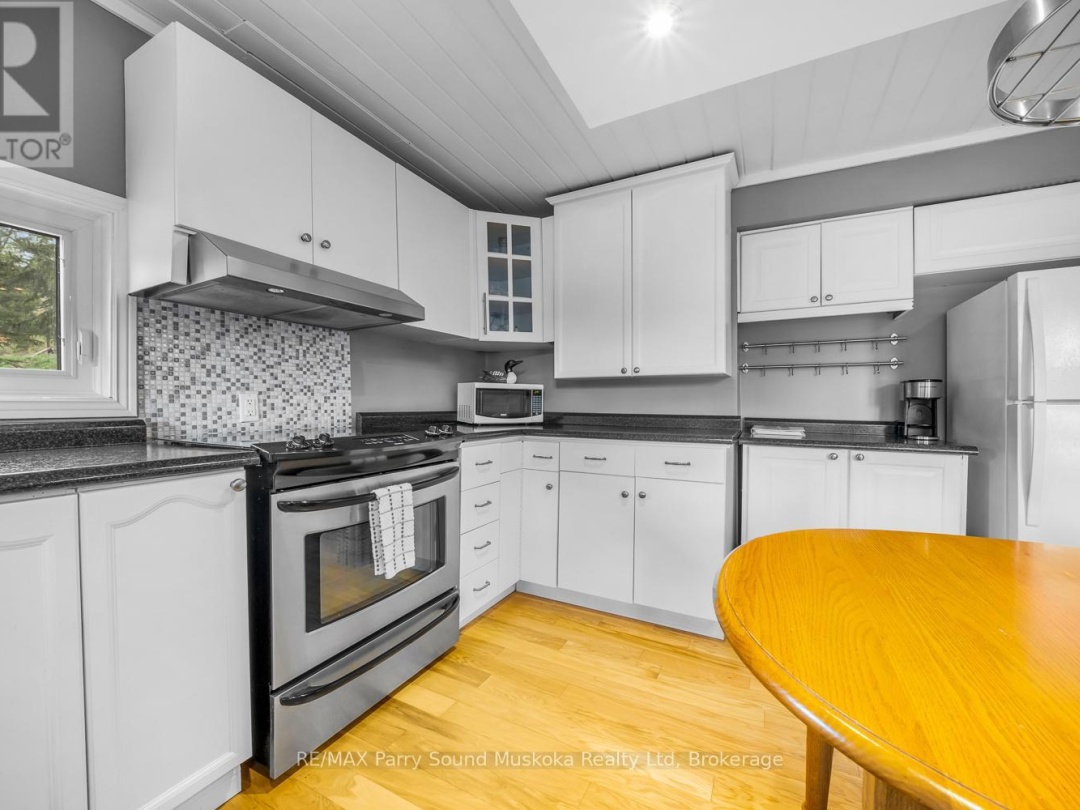 22 Dickinson Road, Manitouwabing Lake
