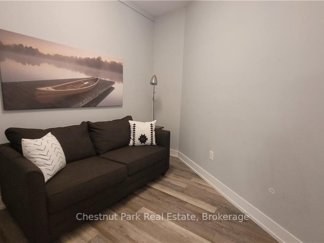 330 - 25 PEN LAKE POINT ROAD, Peninsula Lake