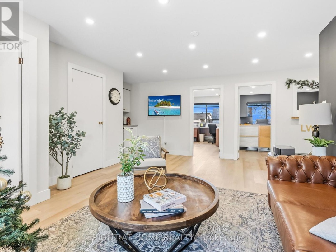 32 MATCHEDASH STREET N, 