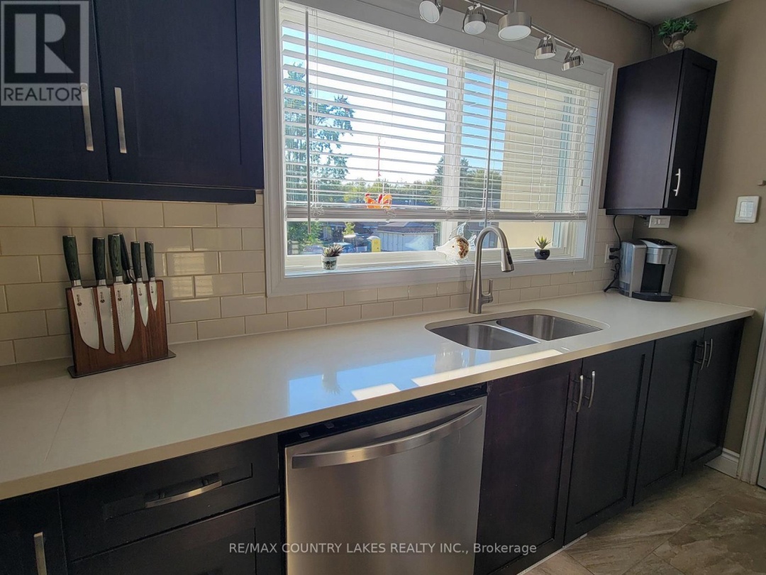 11 - 4 PARADISE BOULEVARD, 