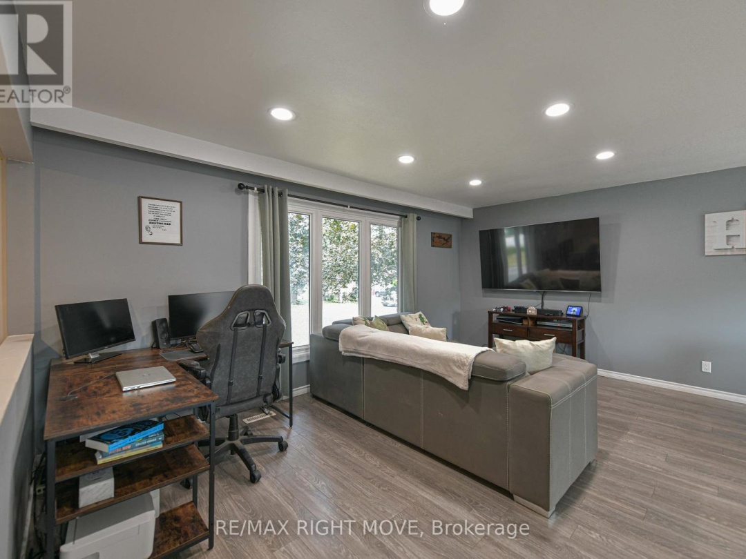 425 RAYMOND AVENUE, 