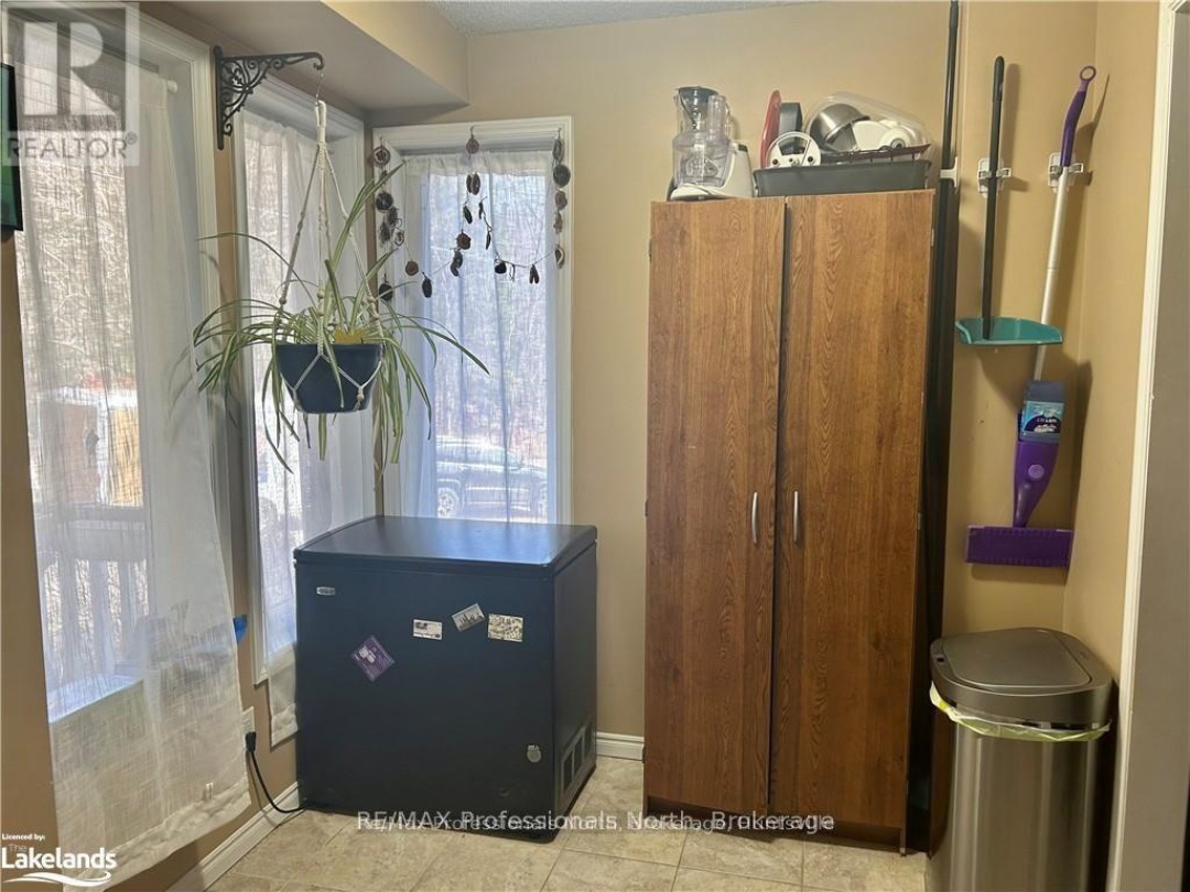 20 - 1591 HIDDEN VALLEY ROAD, 