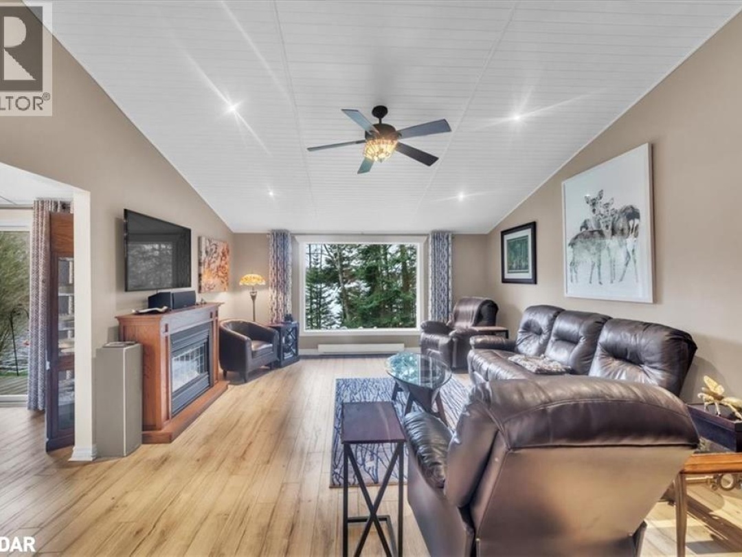 1017 RAYS Lane, 