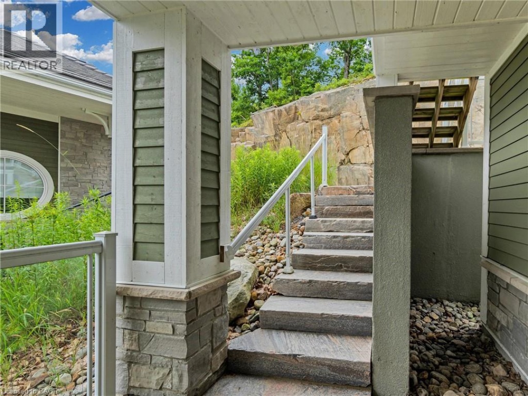 1869 MUSKOKA 118 Road W Unit# BTW-101, Lake Muskoka