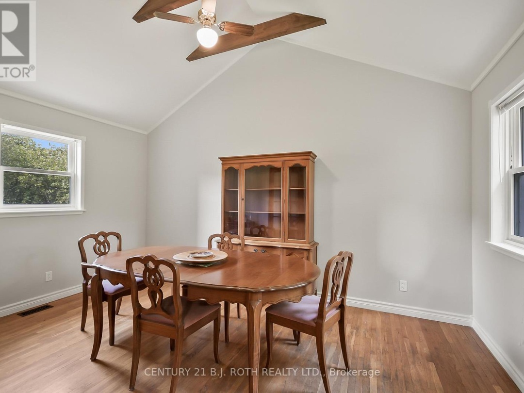 1048 OLD NORTH ROAD N, 