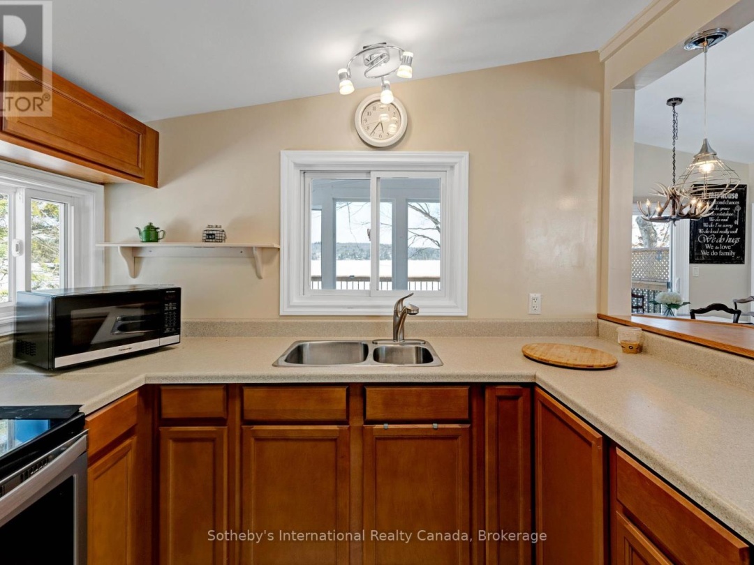 1028 Hillcrest Lane, Halls Lake