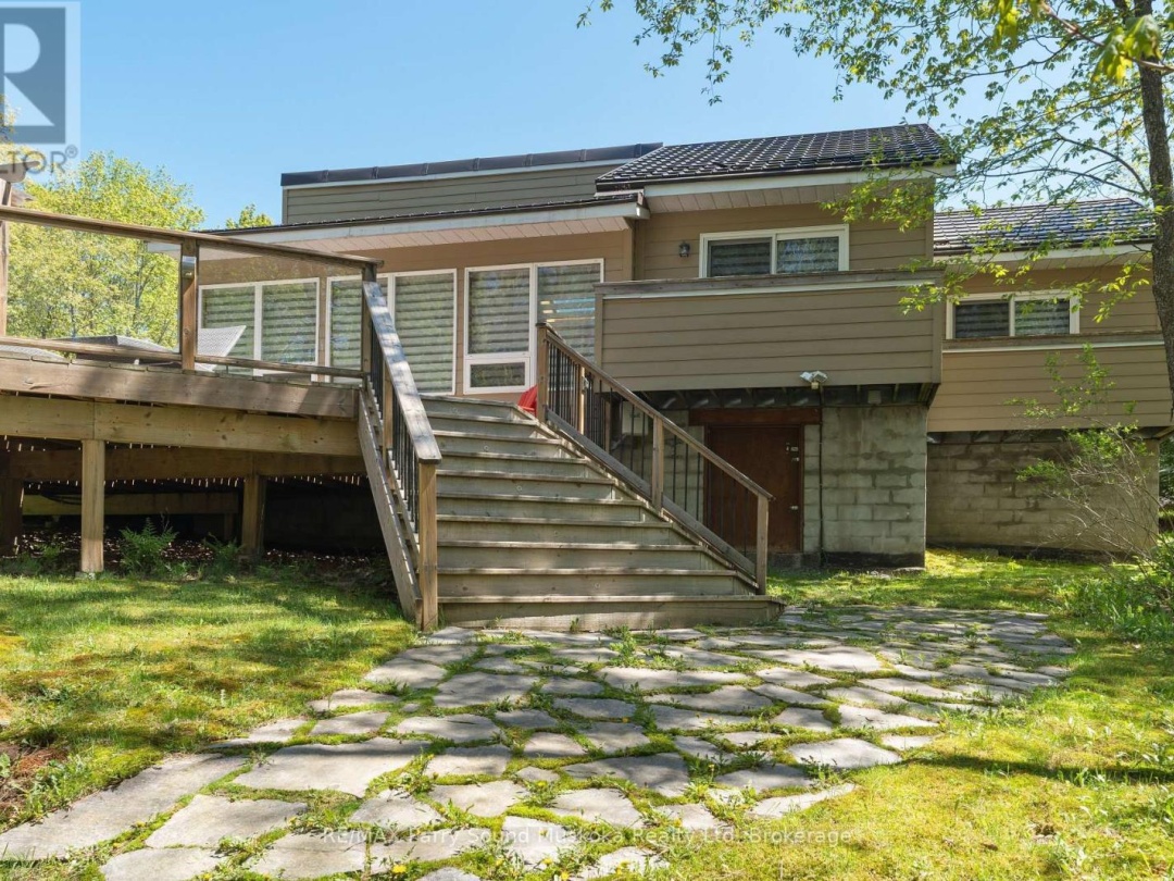 587 CENTRE ROAD, Manitouwabing Lake