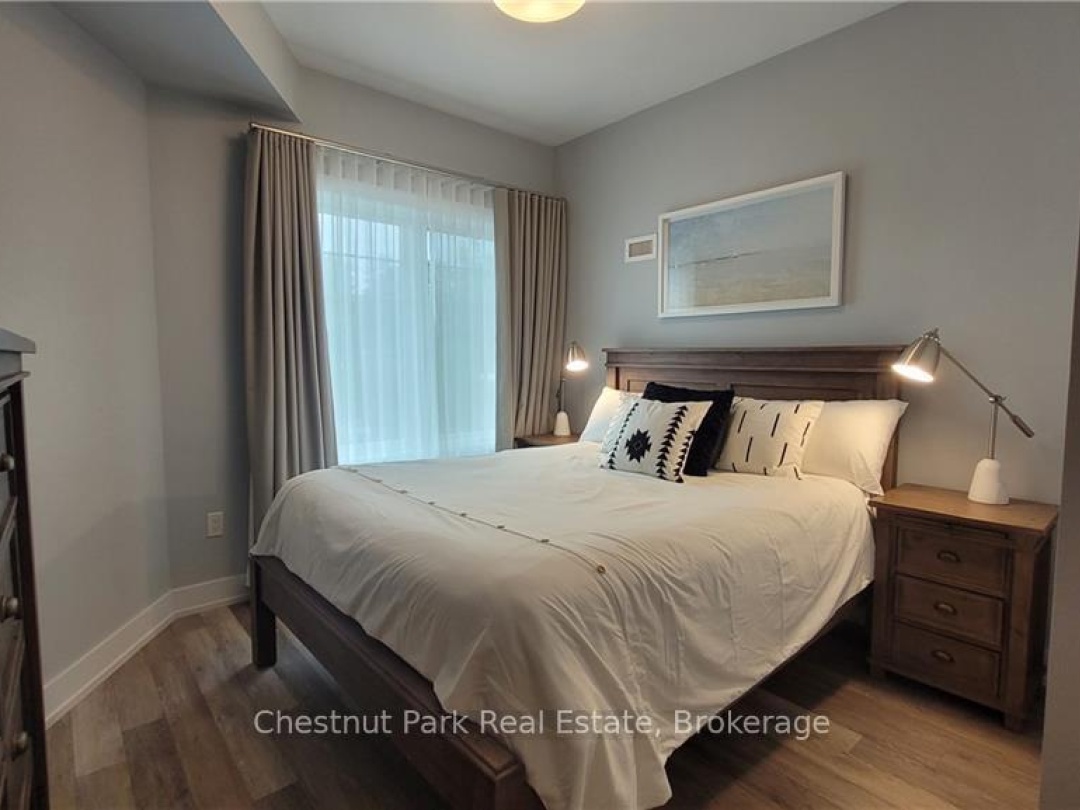330 - 25 PEN LAKE POINT ROAD, Peninsula Lake