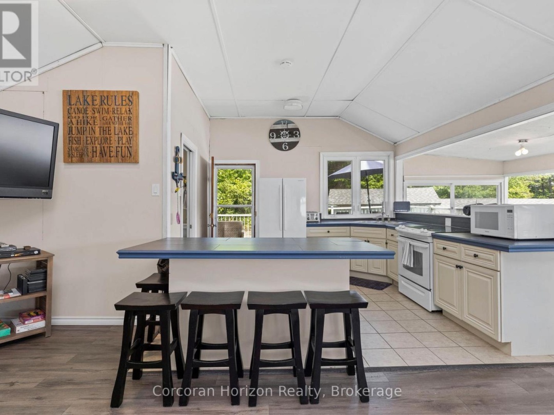 68 Wolverine Beach Rd, Georgian Bay