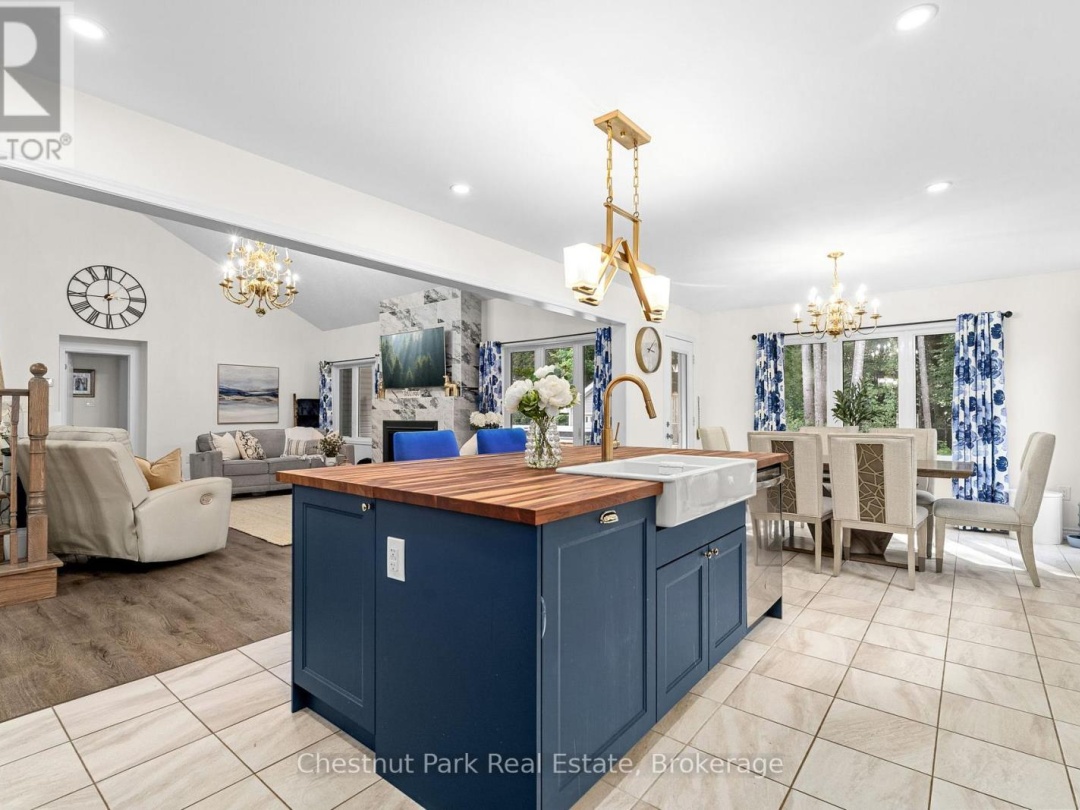 17 WINDSONG CRESCENT, 