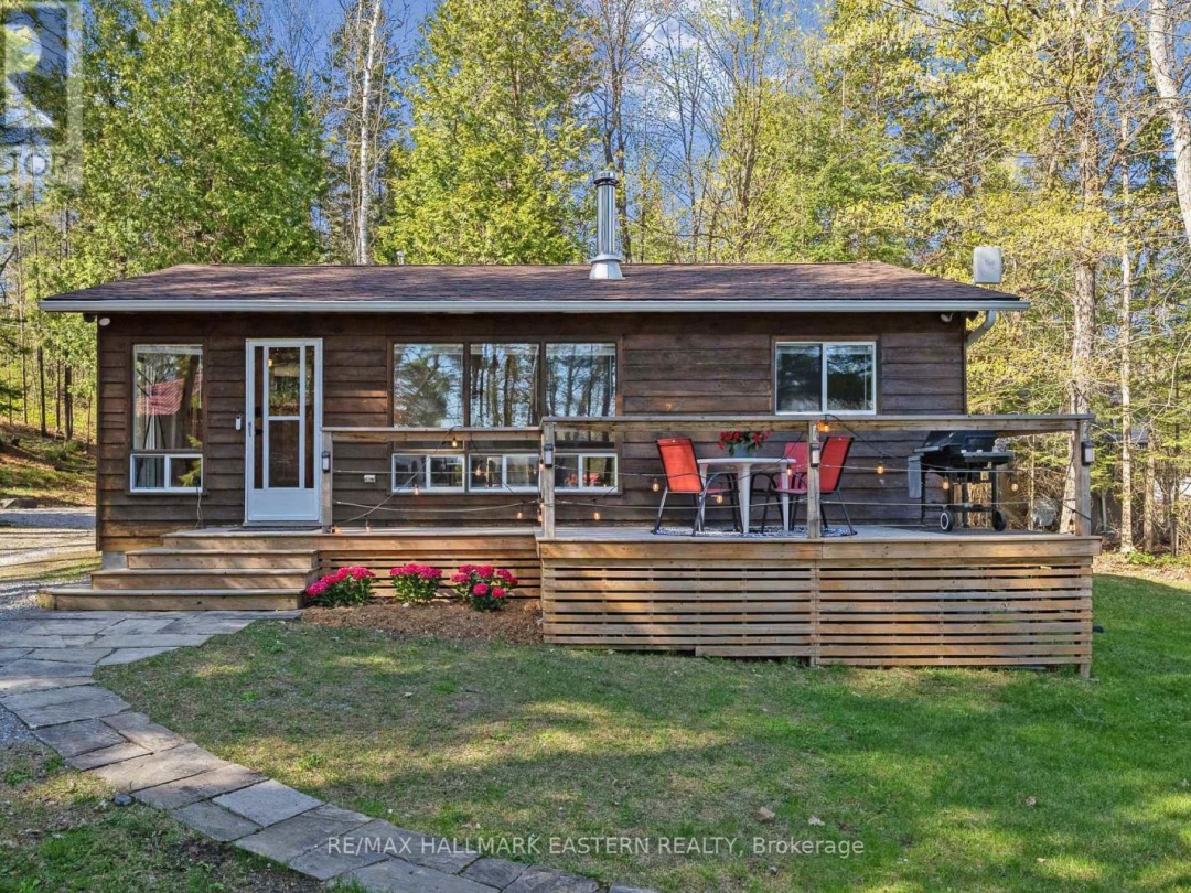 1025 Dickies Lane, Gooderham Lake