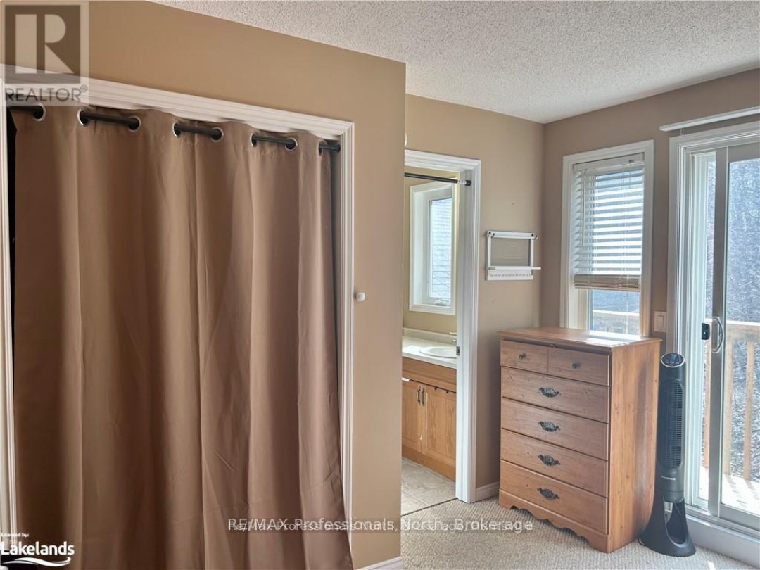 20 - 1591 HIDDEN VALLEY ROAD, 