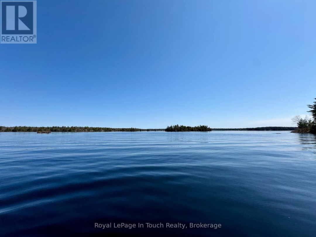 1958 Six Mile Lake Shore, Six Mile Lake