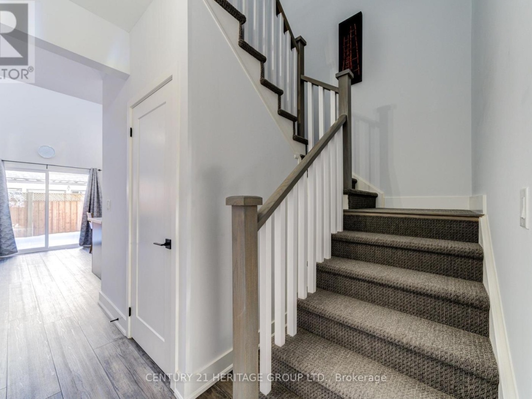 44 Ruby Crescent, Lake Simcoe