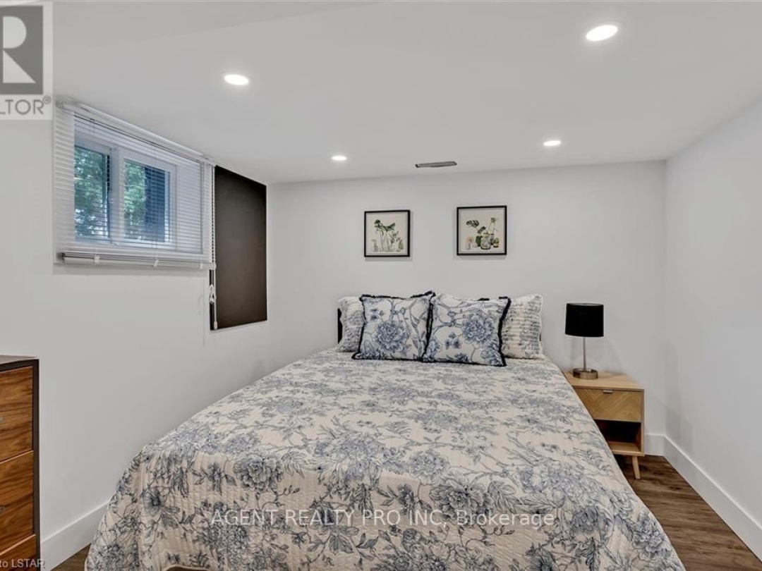 21 Oriole Road, Cameron Lake