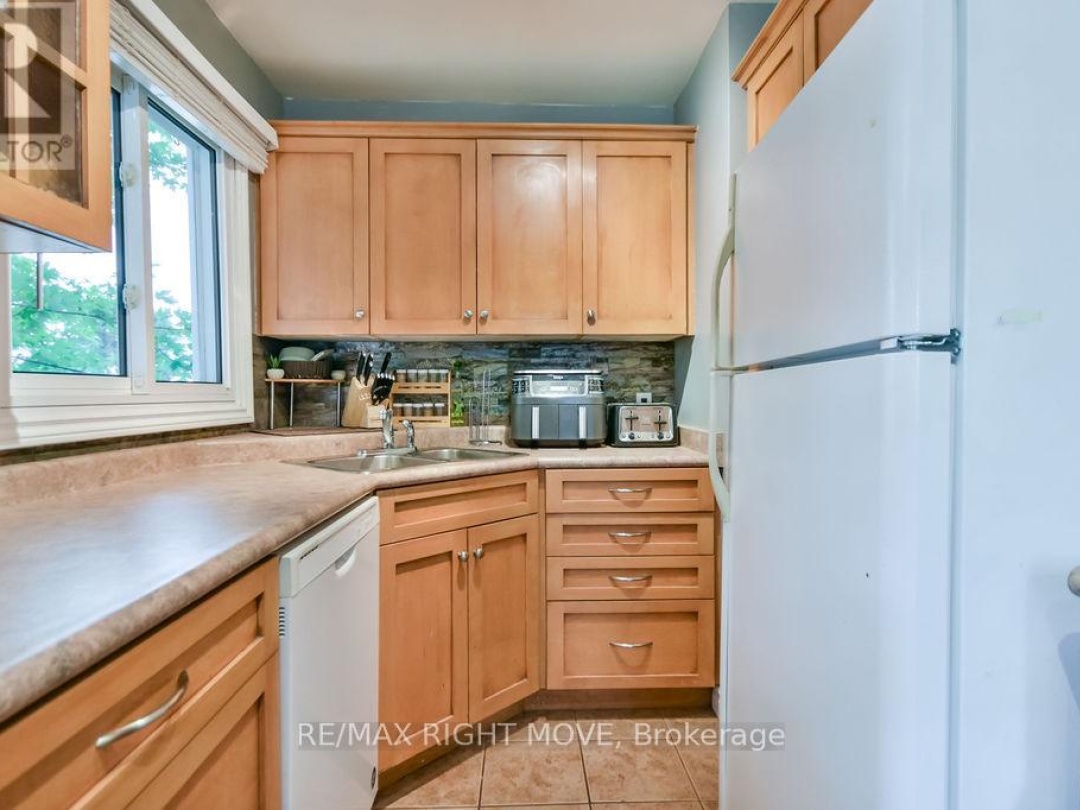 320 HILDA STREET, 