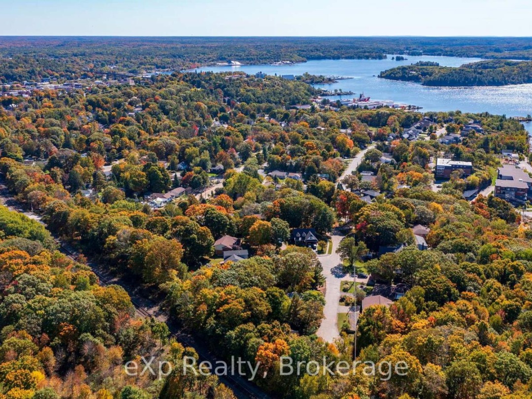 18 KRISTEN HEIGHTS, 