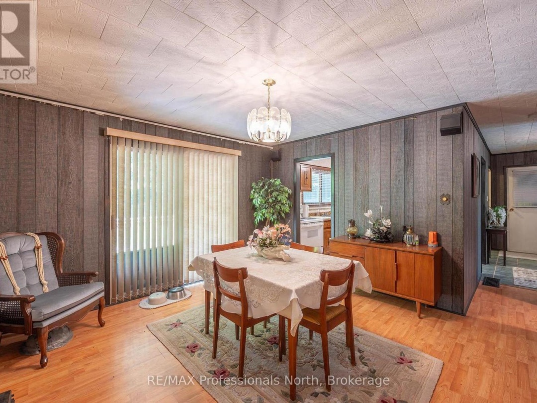 2499 KENNISIS LAKE ROAD, 