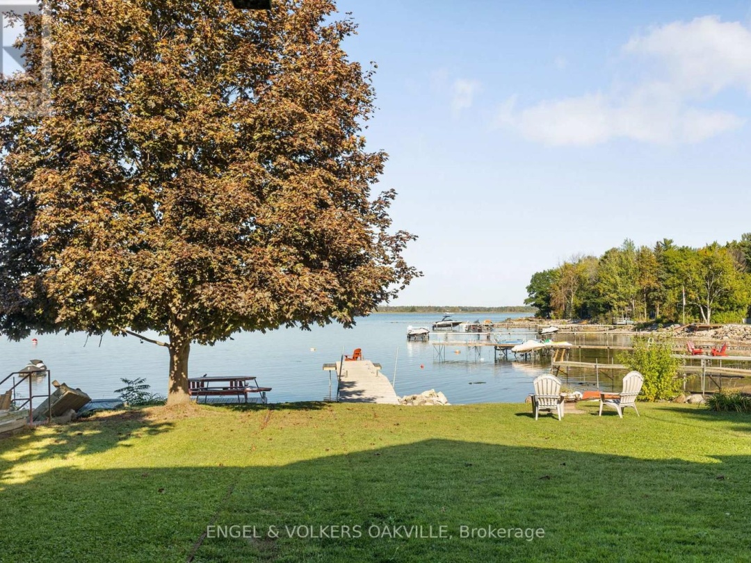 216 ROBINS POINT ROAD, Georgian Bay