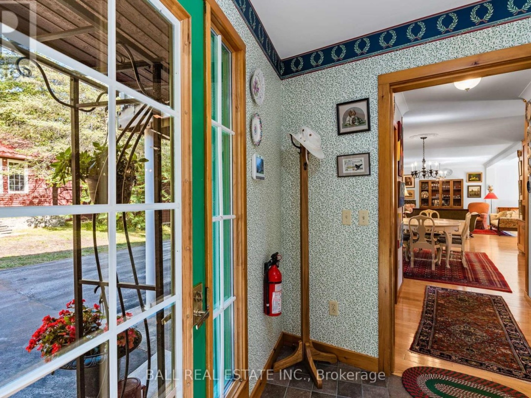 849 COUNTY RD 49, 
